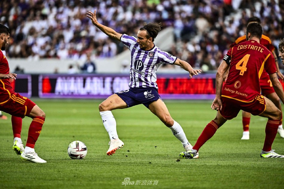 表现突出 表现突出