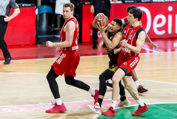 在利比亚机 在利比亚机